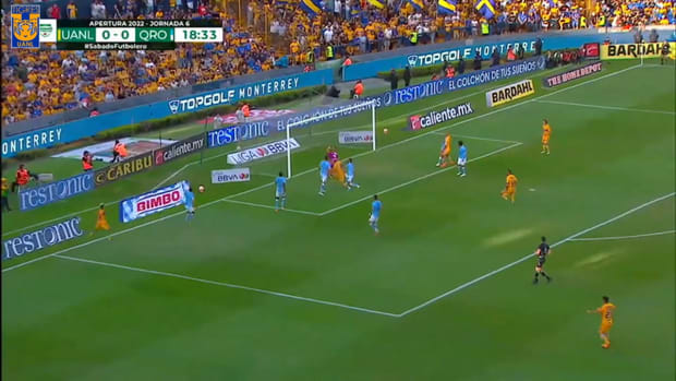 Three players sent off as Tigres beat Querétaro 2-1
